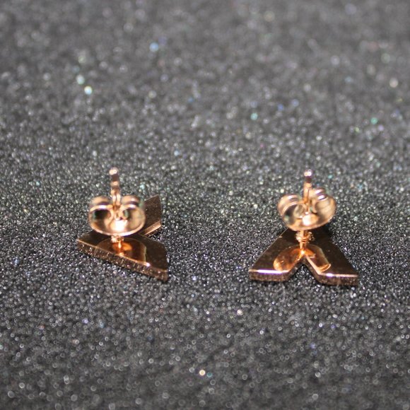 Ins Style Stub Earring Pendants Letter V - Picture 2 of 2